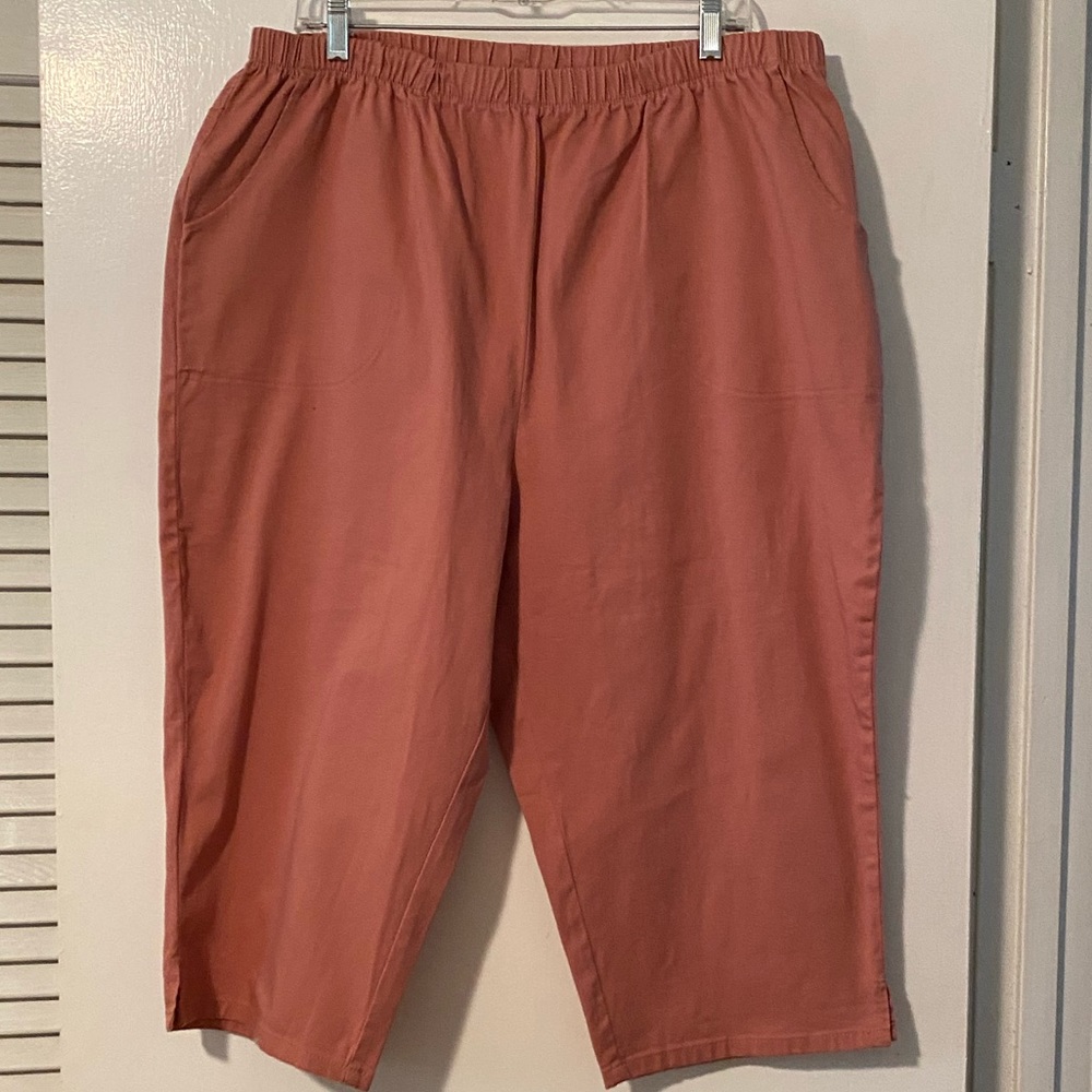 DENIM & COMPANY PULL ON CAPRIS